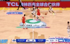 谈球吧体育app下载终于有配合！李晓旭内线接球 低手再喂奥利弗单臂暴扣打停广厦！