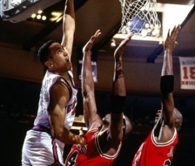 谈球吧体育官网入口32年前的今天 “疯子”约翰-斯塔克斯东决G2隔扣乔丹和格兰特