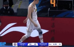 谈球吧👏回来了！次节还剩6分39秒胡金秋重新登场