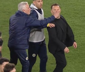 谈球吧加拉塔萨雷主帅再批穆帅：整个赛季都在哭泣，行为配不上执教水平