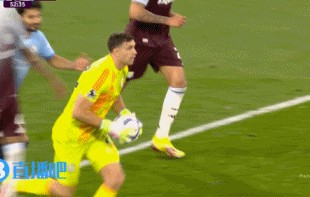 谈球吧官网登录入口大马丁发手抛球被京多安撞到头部，向裁判投诉无果