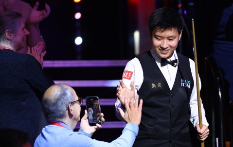 谈球吧三大赛只差大师赛！赵心童斯诺克大满贯听牌，90后球员中第一人