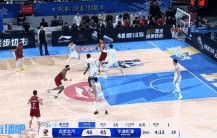 谈球吧2+3！周琦强攻得手虽然加罚没有 但北京拼下前场篮板飙中压哨三分