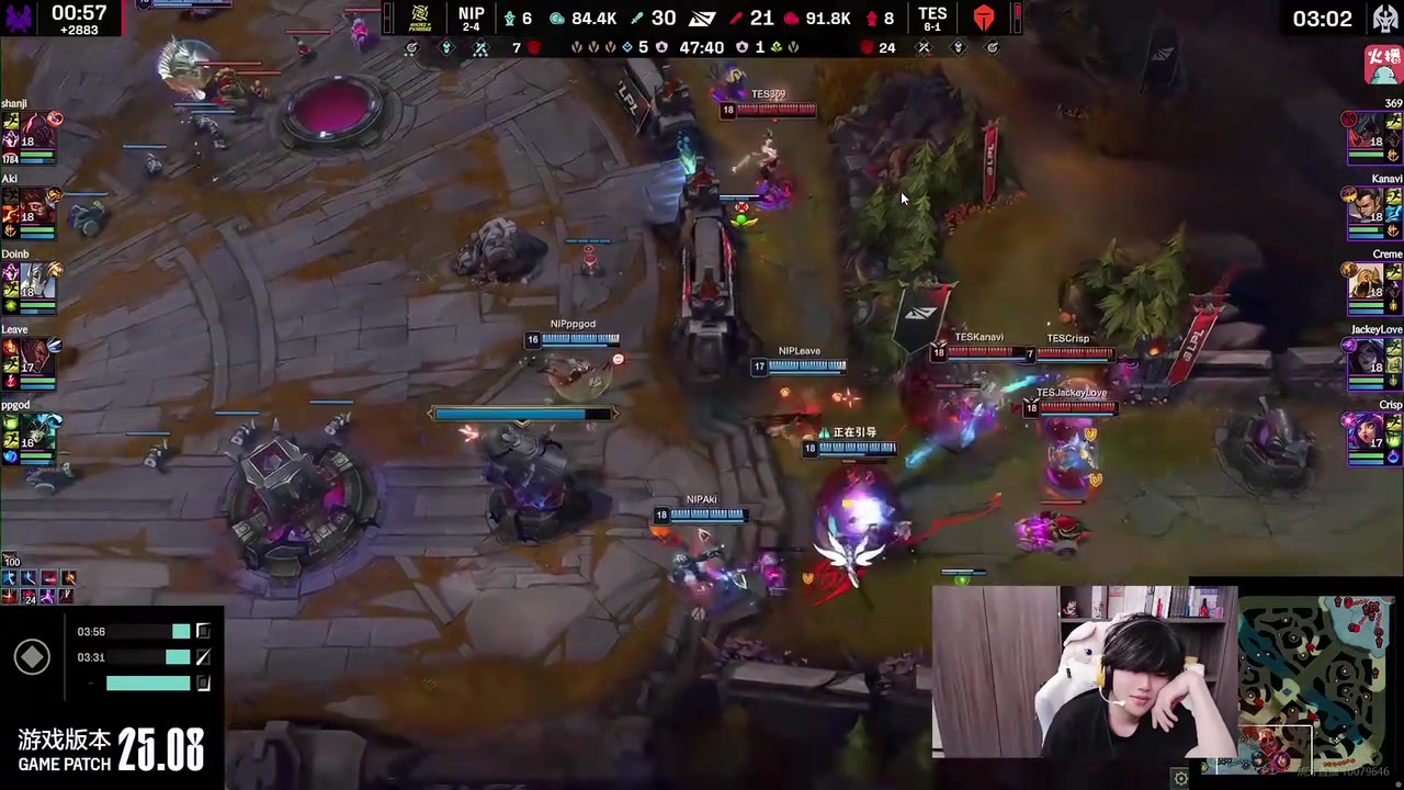 谈球吧Lwx看JKL进场暴毙TES双龙被翻：这肯定先推塔 以为自己开的很帅！